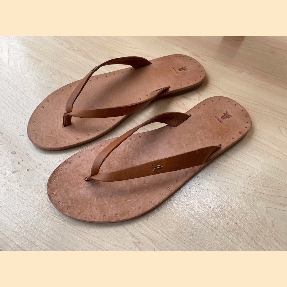 New Frye Ally Logo Flip Flops 11M